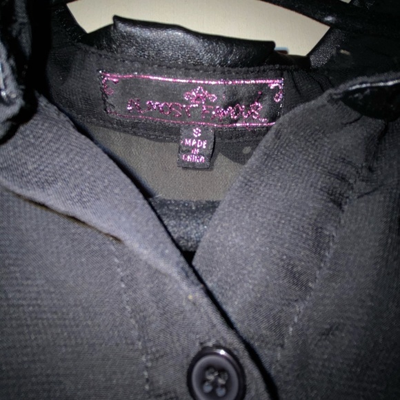 Almost Famous Button Up Top - Picture 3 of 3